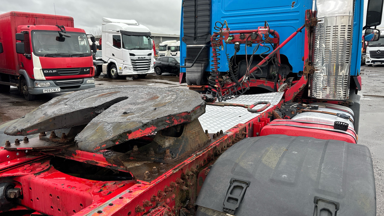 Cabeza tractora VOLVO FM 12: foto 27