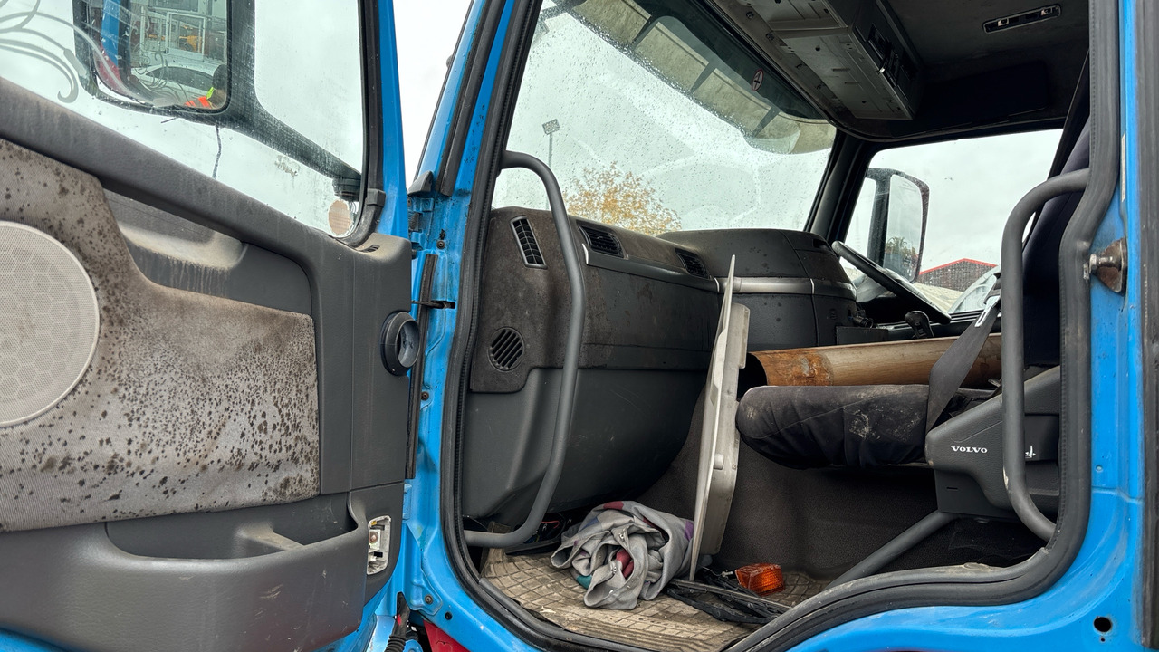 Cabeza tractora VOLVO FM 12: foto 11