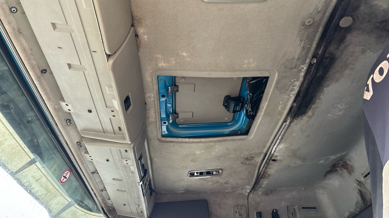 Cabeza tractora VOLVO FM 12: foto 15