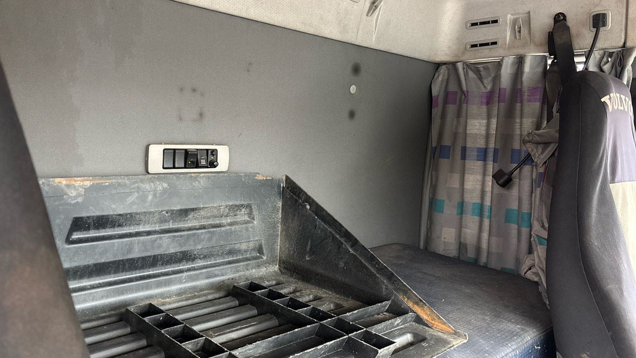 Cabeza tractora VOLVO FM 12: foto 17