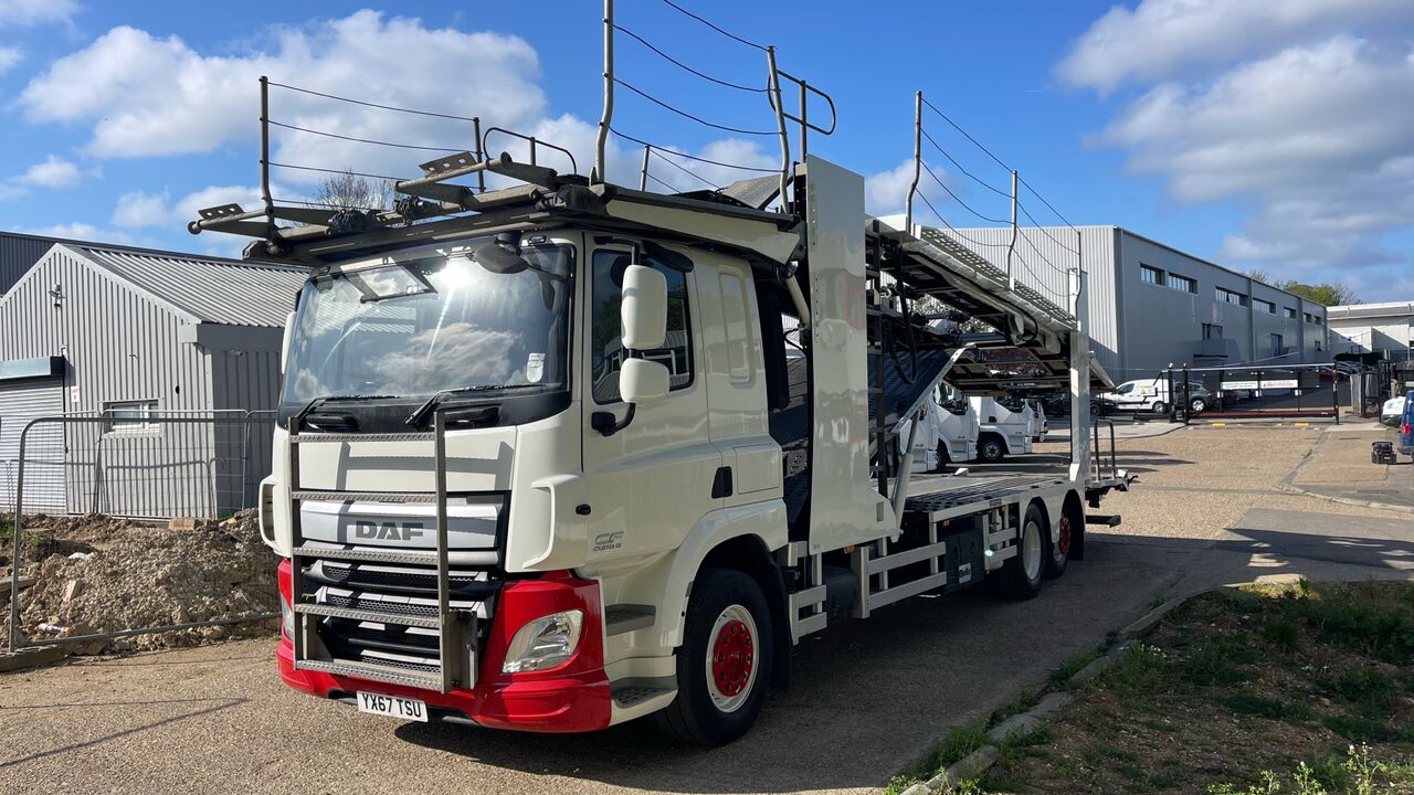DAF CF 330 - Portavehículos camión: foto 2 DAF CF 330 - Portavehículos camión: foto 2