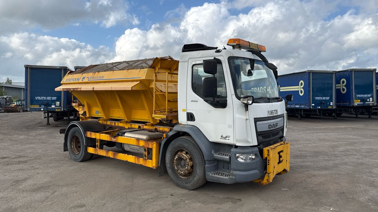 DAF LF 220 - Máquina quitanieve: foto 1 DAF LF 220 - Máquina quitanieve: foto 1