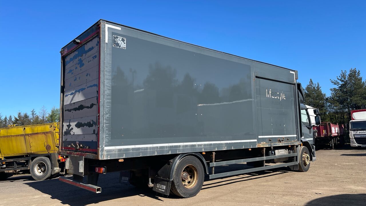 DAF LF 230 - Camión caja cerrada: foto 4 DAF LF 230 - Camión caja cerrada: foto 4