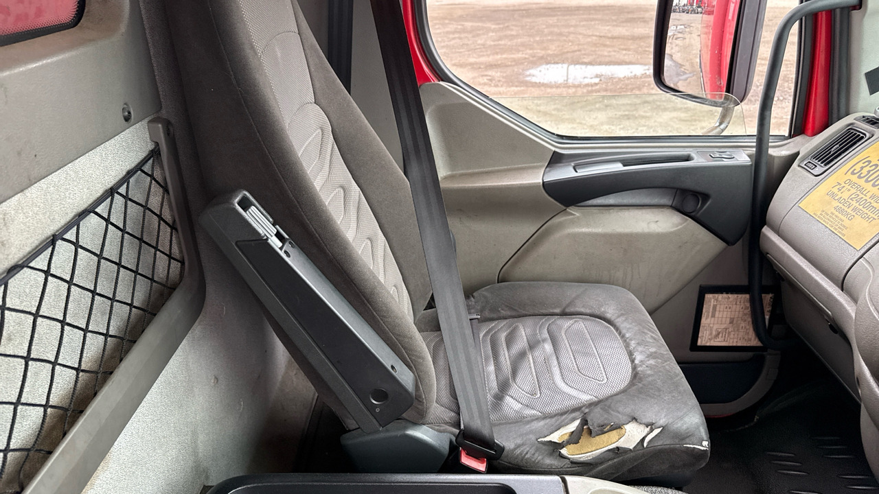 Camión caja cerrada DAF LF 45.140: foto 8