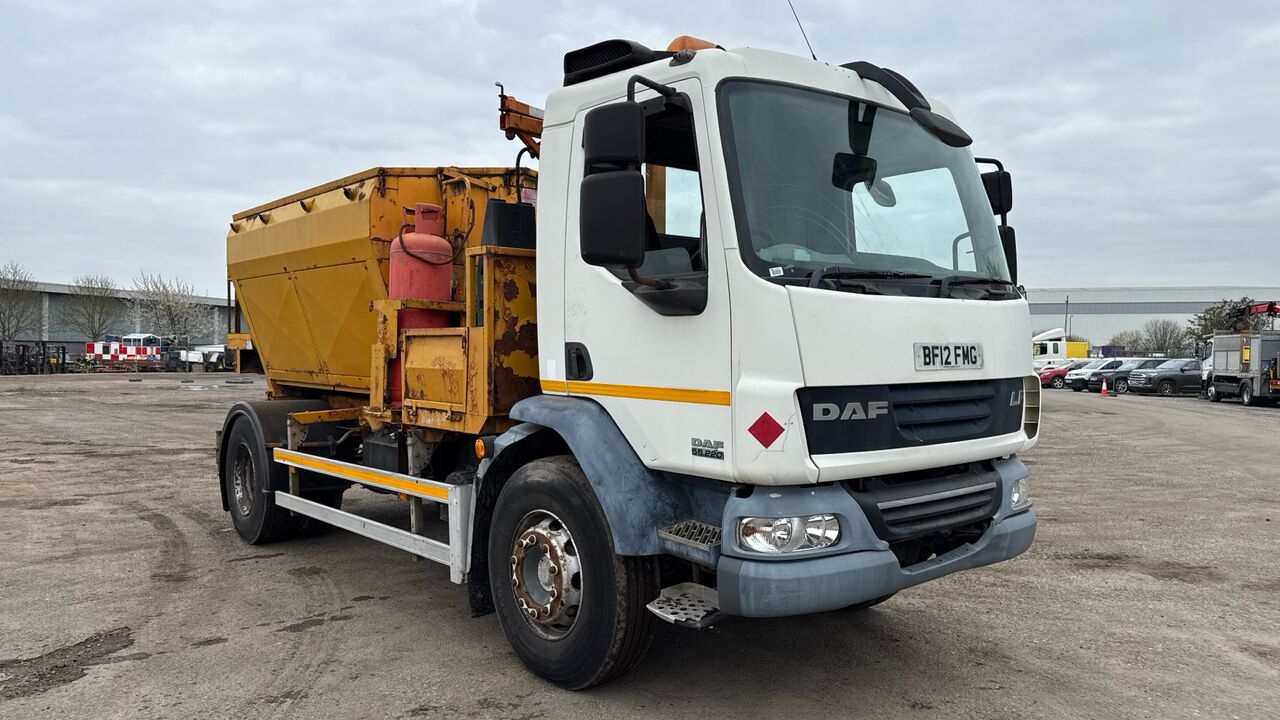 DAF LF 55.220 - Construcción de carreteras: foto 1 DAF LF 55.220 - Construcción de carreteras: foto 1