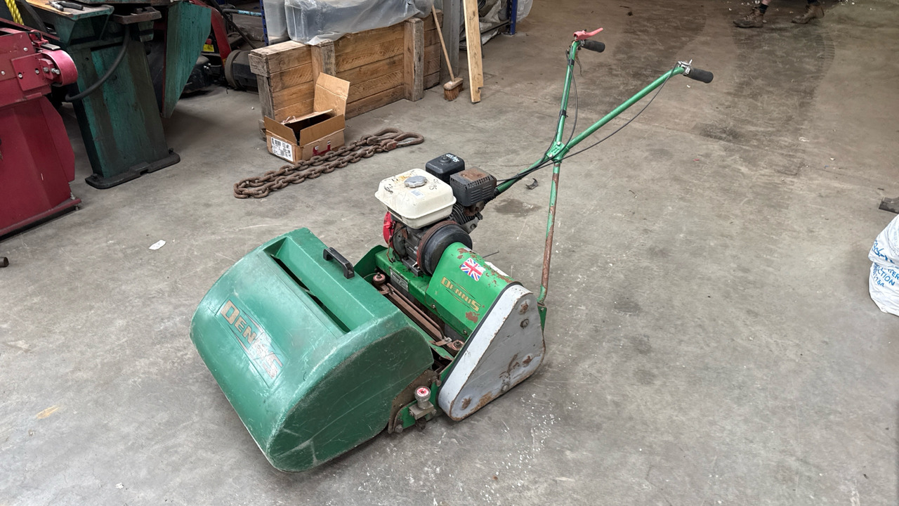 DENNIS FT 510 PEDESTRIAN CYLINDER MOWER WITH 9K UNIT AND GRASS BOX - Equipo de construcción: foto 2 DENNIS FT 510 PEDESTRIAN CYLINDER MOWER WITH 9K UNIT AND GRASS BOX - Equipo de construcción: foto 2