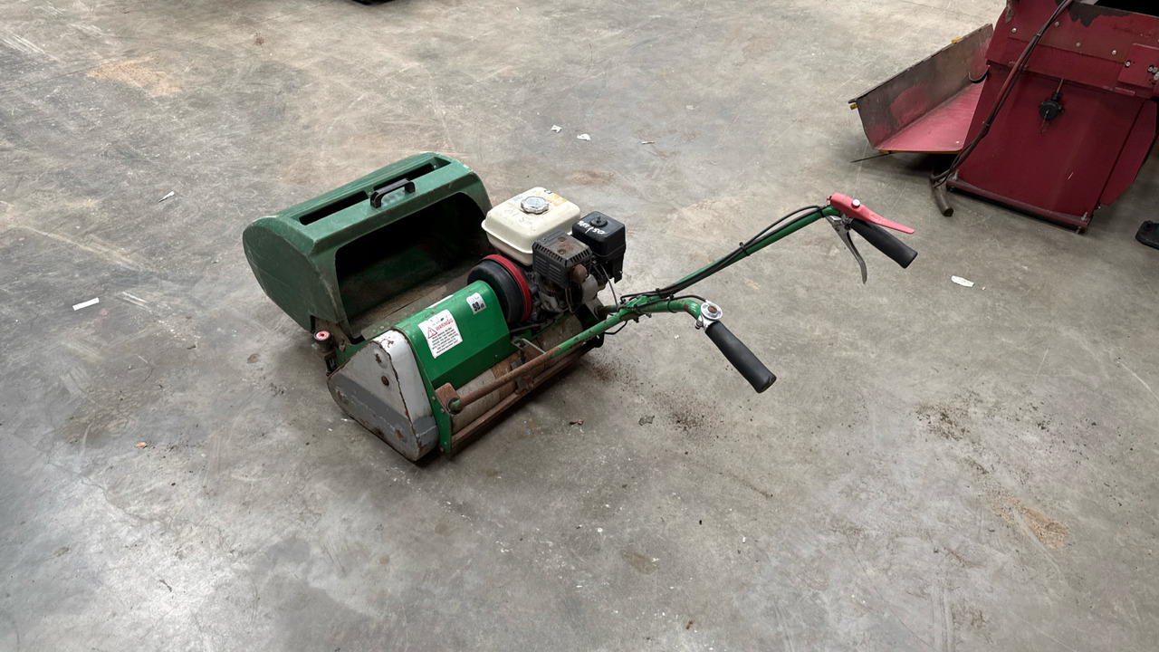 DENNIS FT510 PEDESTRIAN CYLINDER MOWER WITH 5K UNIT AND GRASS BOX - Equipo de construcción: foto 4 DENNIS FT510 PEDESTRIAN CYLINDER MOWER WITH 5K UNIT AND GRASS BOX - Equipo de construcción: foto 4