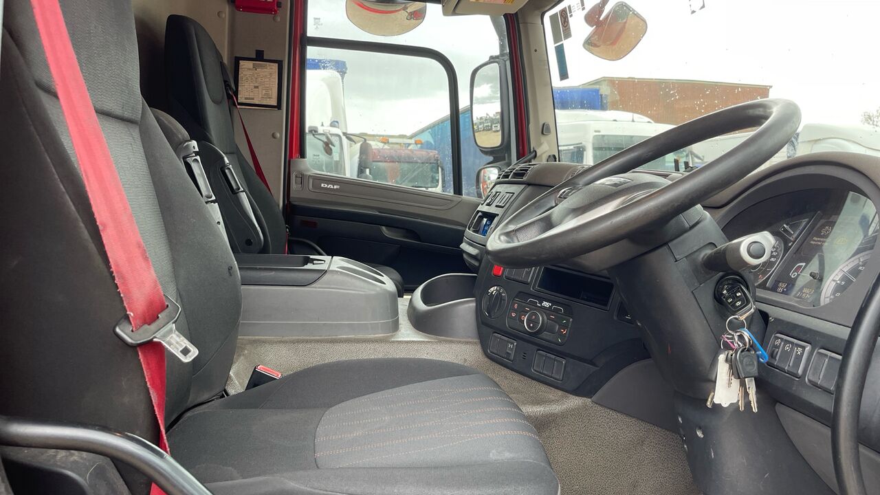 Daf CF 230 - Camión lona: foto 5 Daf CF 230 - Camión lona: foto 5