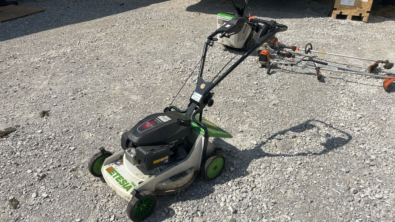 ETESIA PHE3 - Cortacésped: foto 4 ETESIA PHE3 - Cortacésped: foto 4