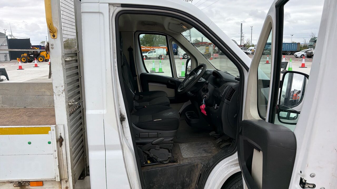 FIAT DUCATO MAXI 35 II 2.3 MULTIJET 130PS - Caja abierta furgoneta: foto 5 FIAT DUCATO MAXI 35 II 2.3 MULTIJET 130PS - Caja abierta furgoneta: foto 5
