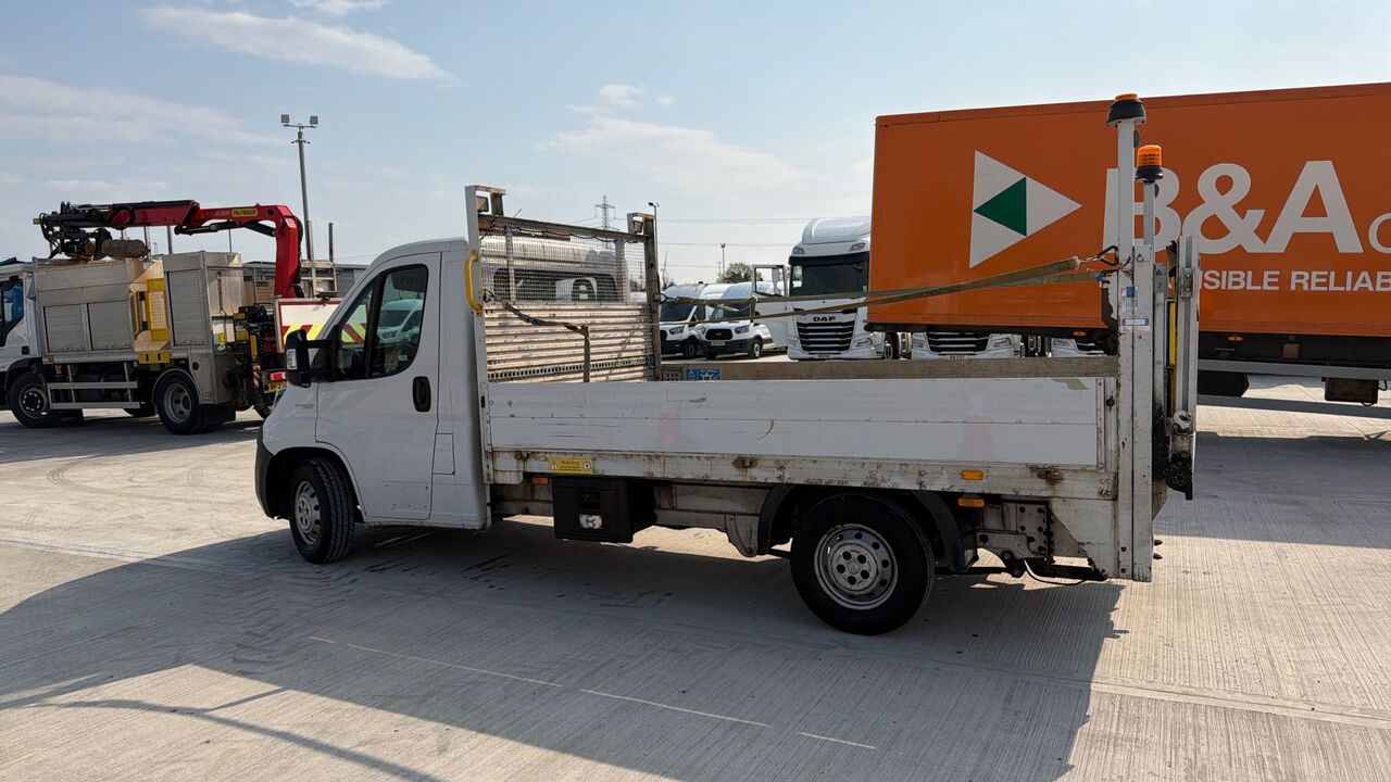 FIAT DUCATO MAXI II 35 2.3 MULTIJET 130PS - Caja abierta furgoneta: foto 3 FIAT DUCATO MAXI II 35 2.3 MULTIJET 130PS - Caja abierta furgoneta: foto 3