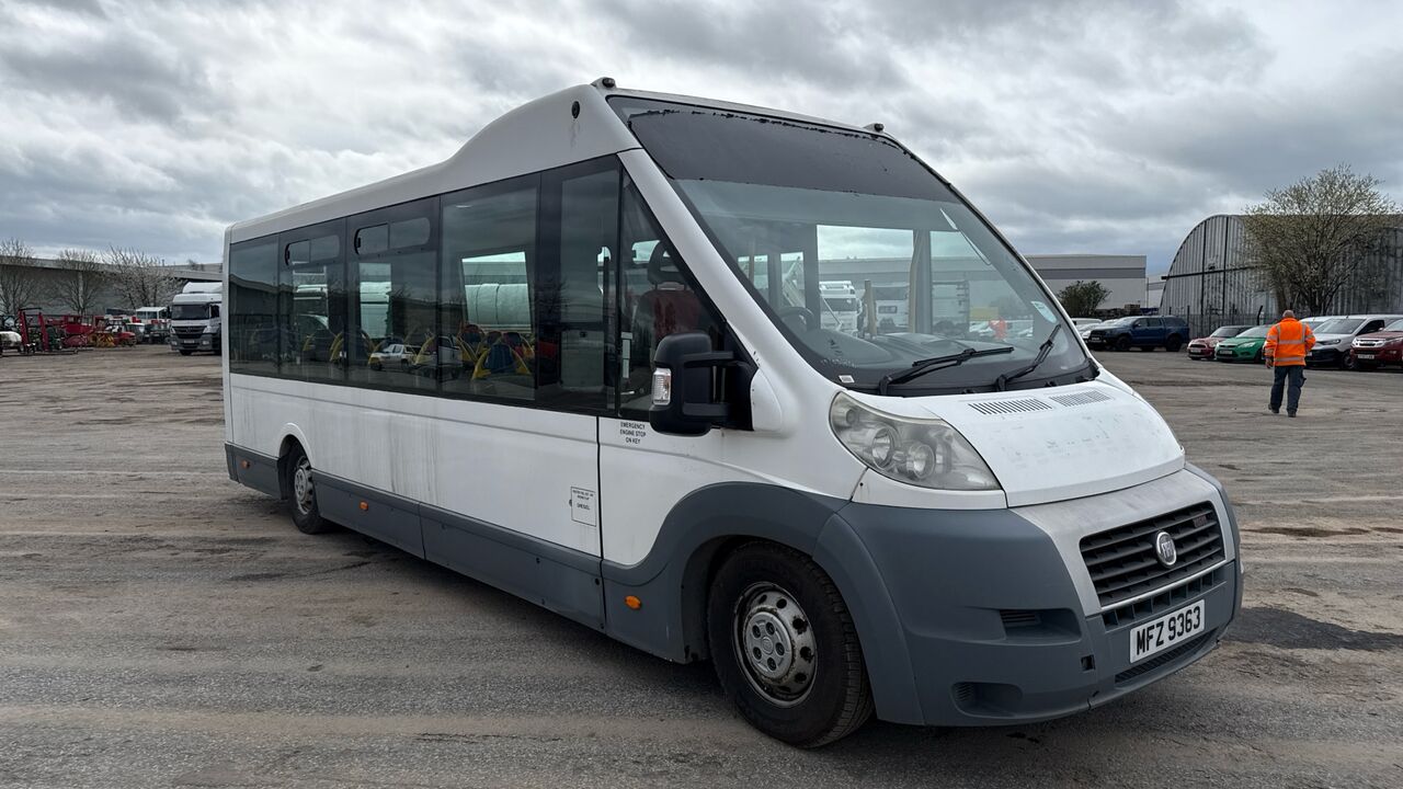 FIAT DUCATO MAXI MULTIJET 40 3.0 MULTIJET - Minibús, Furgoneta de pasajeros: foto 1 FIAT DUCATO MAXI MULTIJET 40 3.0 MULTIJET - Minibús, Furgoneta de pasajeros: foto 1