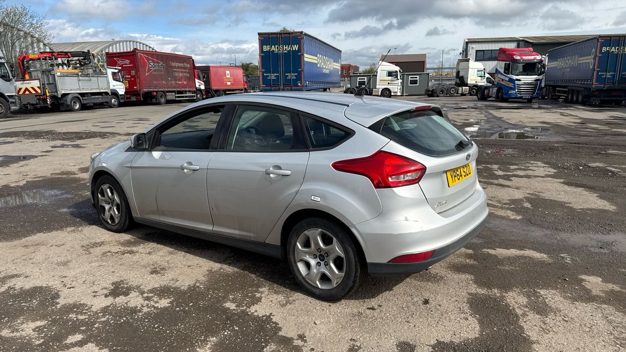 FORD FOCUS 1.5 TDCi 95PS - Hatchback: foto 3 FORD FOCUS 1.5 TDCi 95PS - Hatchback: foto 3