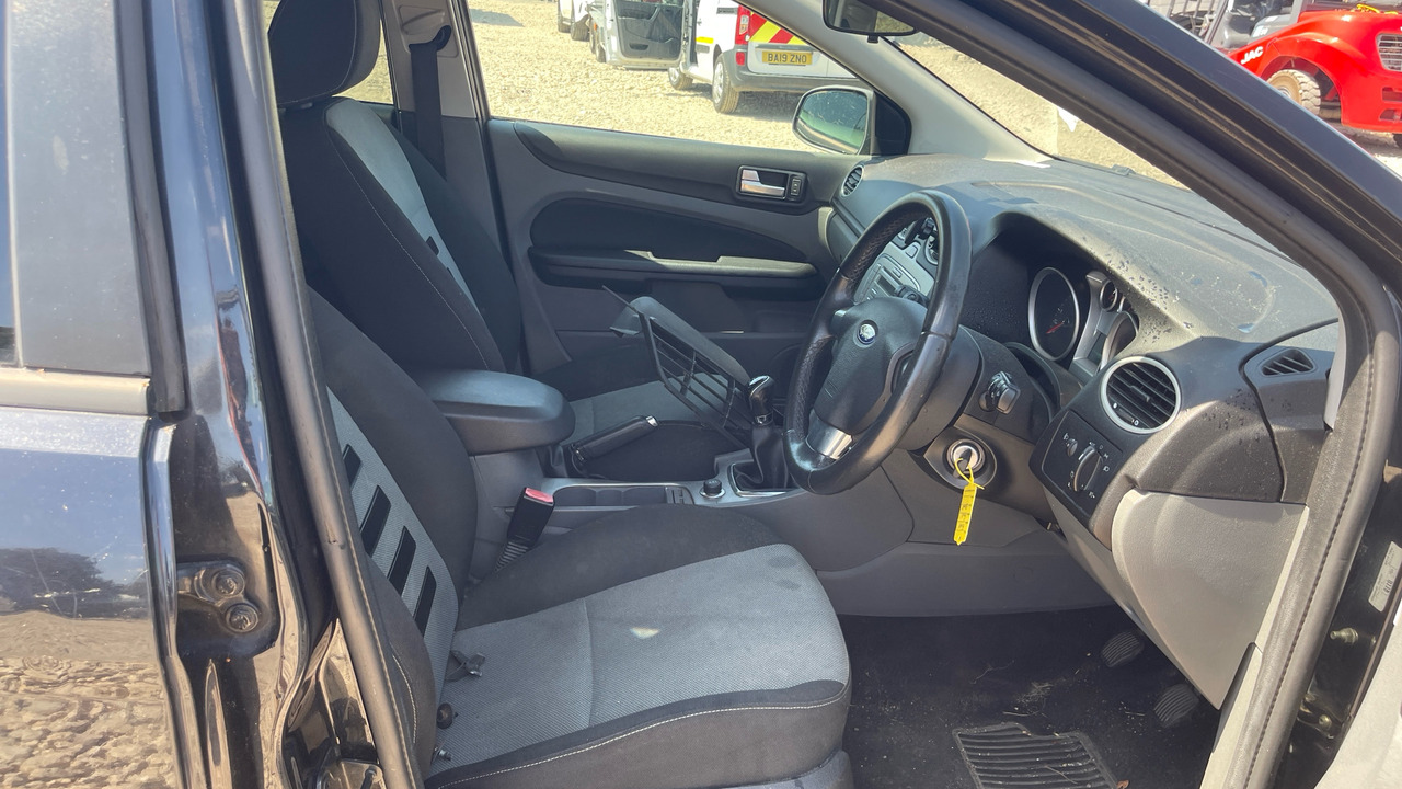 FORD FOCUS 115 1.8 TDCI - Hatchback: foto 5 FORD FOCUS 115 1.8 TDCI - Hatchback: foto 5