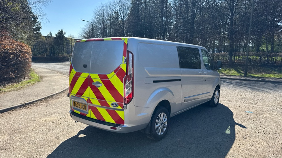 FORD TRANSIT CUSTOM 300 LIMITED 2.0 TDCI 130PS - Furgoneta combi: foto 4 FORD TRANSIT CUSTOM 300 LIMITED 2.0 TDCI 130PS - Furgoneta combi: foto 4