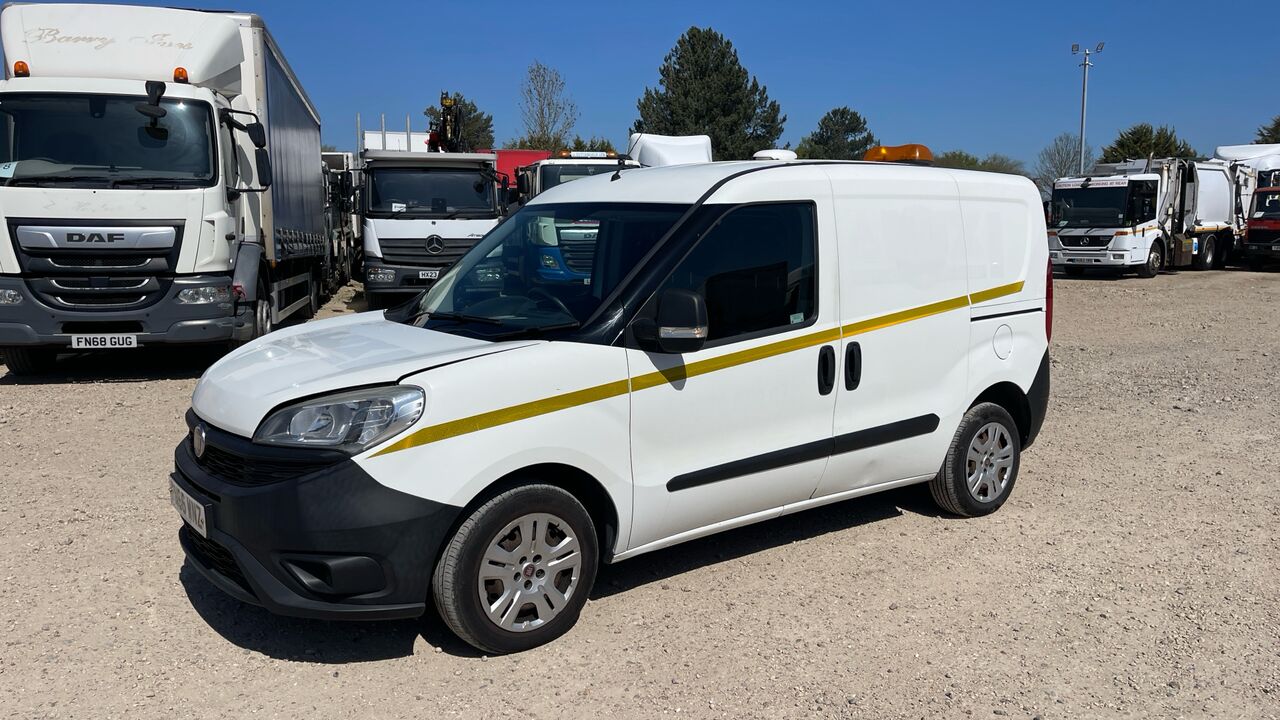 Fiat Doblo 1.3 MULTIJET 16V 95PS - Furgoneta pequeña: foto 2 Fiat Doblo 1.3 MULTIJET 16V 95PS - Furgoneta pequeña: foto 2