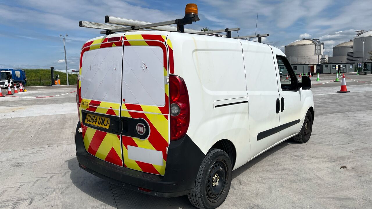 Fiat Doblo 1.6 Multijet 16V SX - Furgoneta pequeña: foto 4 Fiat Doblo 1.6 Multijet 16V SX - Furgoneta pequeña: foto 4