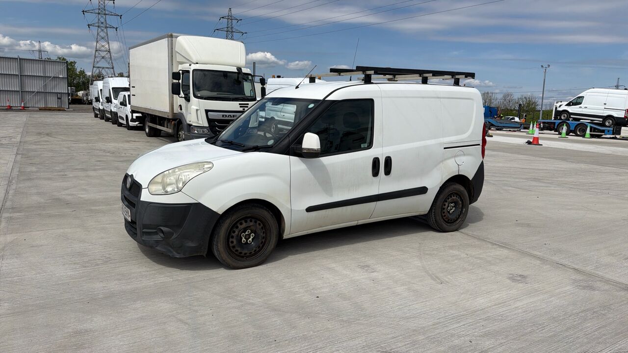 Fiat Doblo 1.6 Multijet 16V SX Van Start Stop - Furgoneta pequeña: foto 2 Fiat Doblo 1.6 Multijet 16V SX Van Start Stop - Furgoneta pequeña: foto 2