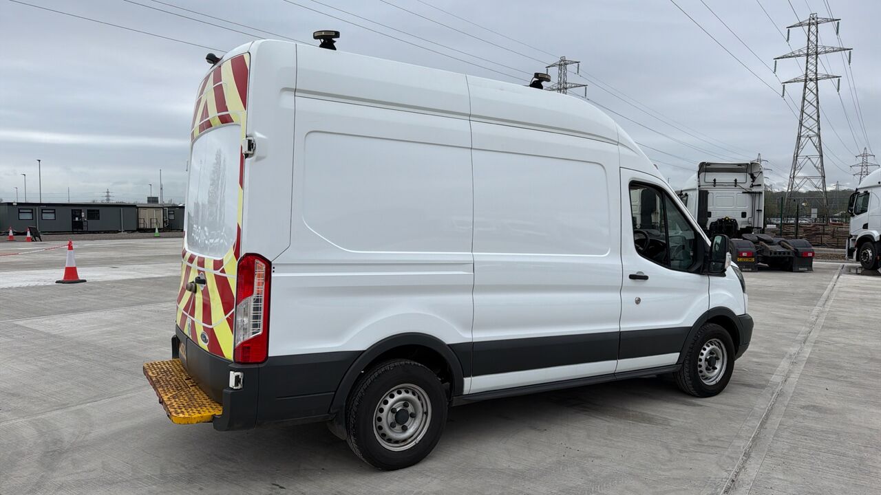 Ford Transit 350 2.0 TDCI 130PS - Furgón: foto 4 Ford Transit 350 2.0 TDCI 130PS - Furgón: foto 4