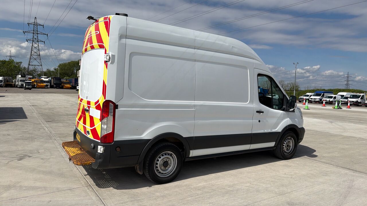 Ford Transit 350 2.2 TDCi 155ps H3 - Furgón: foto 4 Ford Transit 350 2.2 TDCi 155ps H3 - Furgón: foto 4