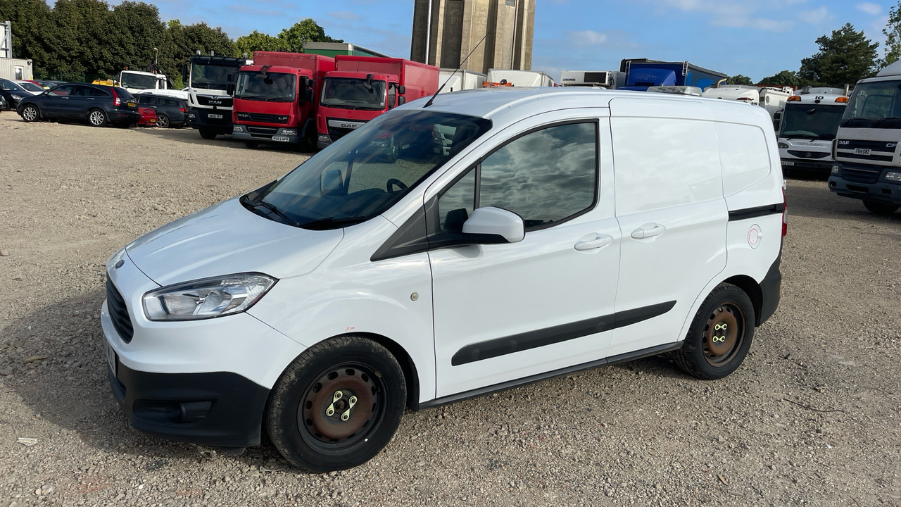 Ford Transit Courier 1.5 TDCI 95PS - Furgoneta pequeña: foto 2 Ford Transit Courier 1.5 TDCI 95PS - Furgoneta pequeña: foto 2