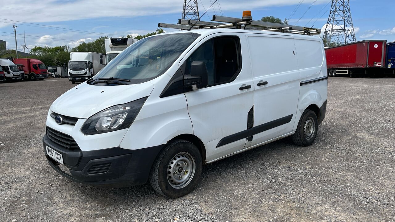 Ford Transit Custom 310 2.0 TDCi 130ps - Furgoneta pequeña: foto 2 Ford Transit Custom 310 2.0 TDCi 130ps - Furgoneta pequeña: foto 2