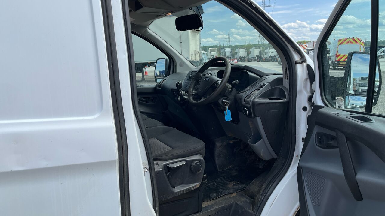 Ford Transit Custom 310 2.0 TDCi 130ps - Furgoneta pequeña: foto 5 Ford Transit Custom 310 2.0 TDCi 130ps - Furgoneta pequeña: foto 5