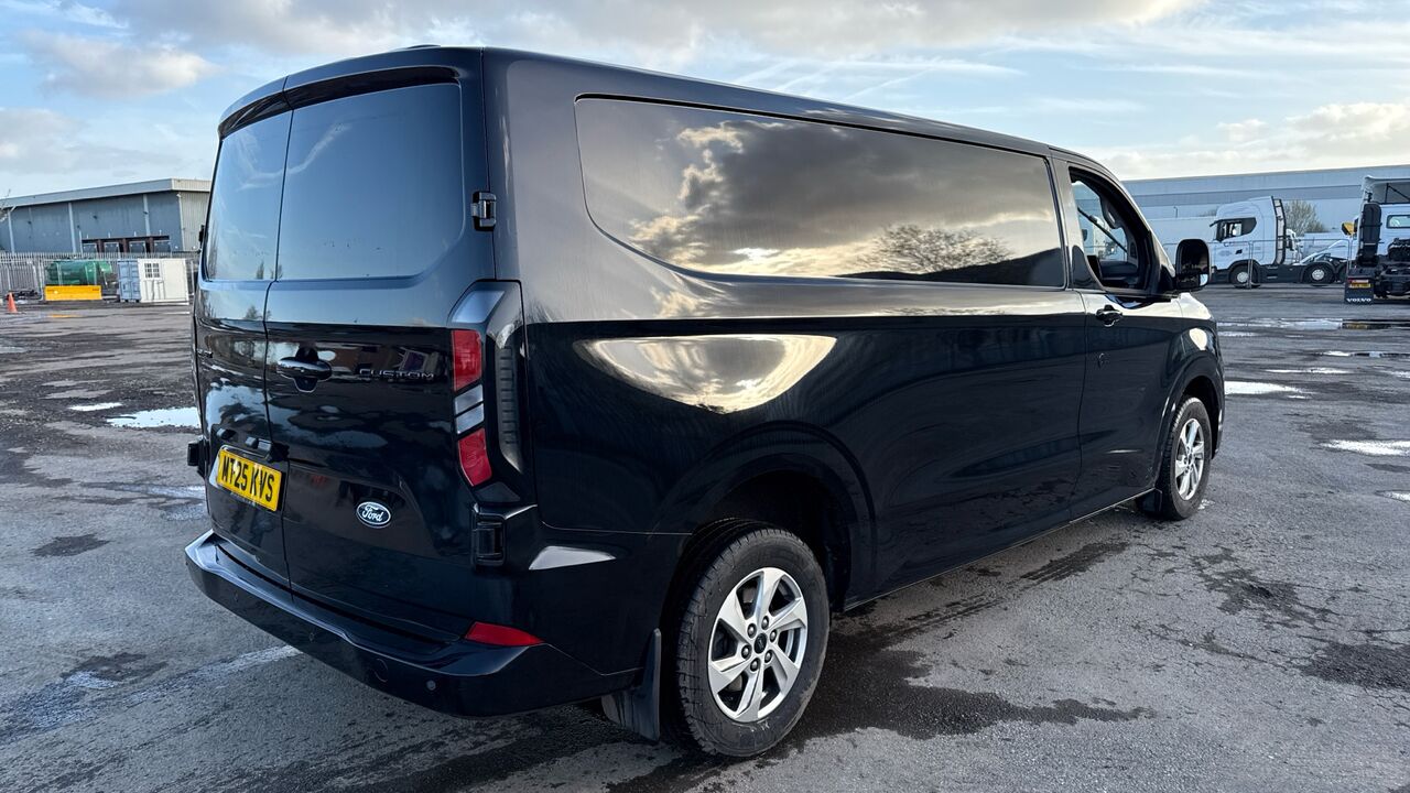 Ford Transit Custom 320 2.0 EcoBlue 136ps Limited - Furgoneta pequeña: foto 4 Ford Transit Custom 320 2.0 EcoBlue 136ps Limited - Furgoneta pequeña: foto 4