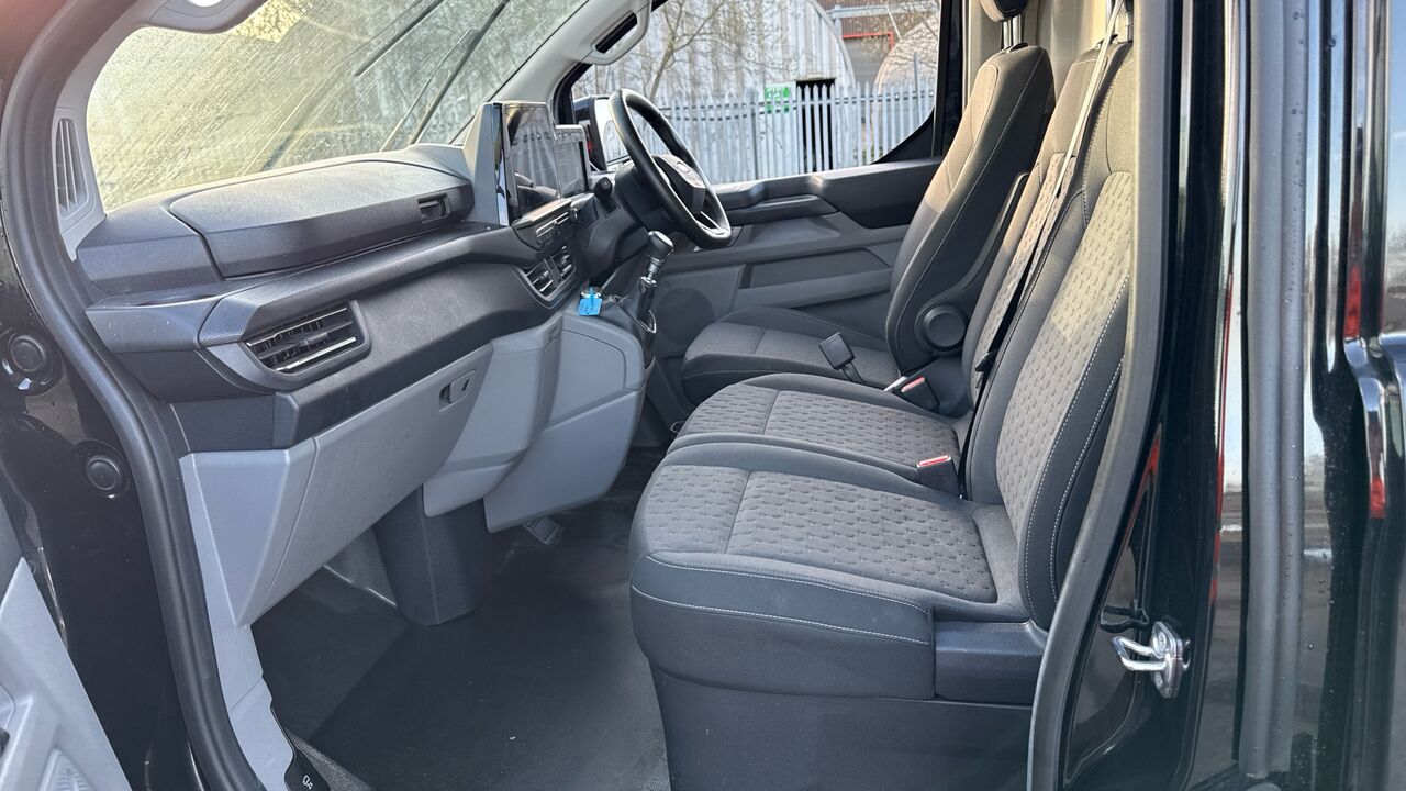 Furgoneta pequeña Ford Transit Custom 320 2.0 EcoBlue 136ps Limited: foto 16 Furgoneta pequeña Ford Transit Custom 320 2.0 EcoBlue 136ps Limited: foto 16