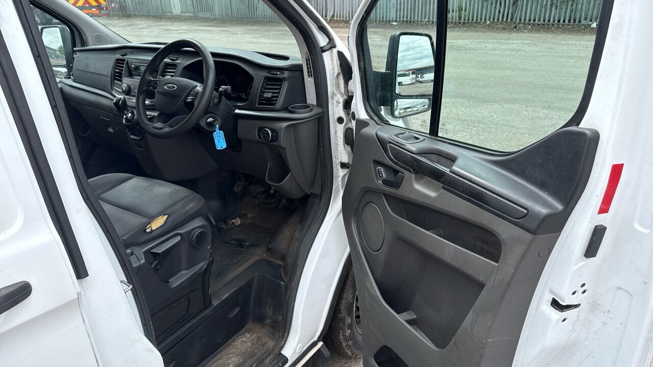 Ford Transit Custom 320 2.0 TDCi 105ps - Furgoneta pequeña: foto 5 Ford Transit Custom 320 2.0 TDCi 105ps - Furgoneta pequeña: foto 5
