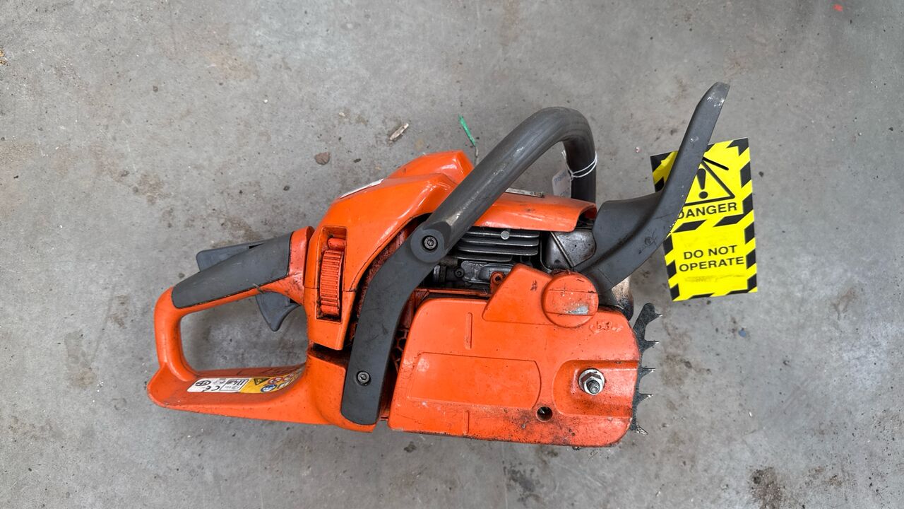 HUSQVARNA 435 X-TORO CHAINSAW - Equipo de construcción: foto 3 HUSQVARNA 435 X-TORO CHAINSAW - Equipo de construcción: foto 3