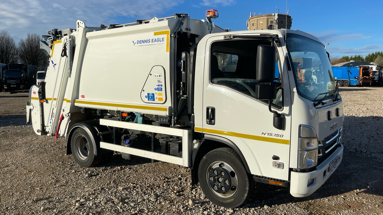 ISUZU N 75.150 - Camión de basura: foto 1 ISUZU N 75.150 - Camión de basura: foto 1