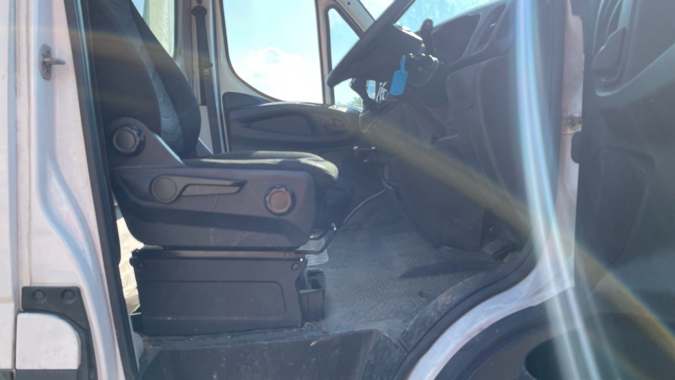 IVECO DAILY 2.3 35-140 HI-MATIC - Frigorífico furgoneta: foto 5 IVECO DAILY 2.3 35-140 HI-MATIC - Frigorífico furgoneta: foto 5