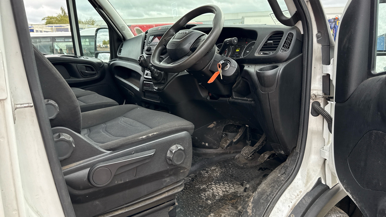 IVECO DAILY 65-180 - Volquete camión: foto 5 IVECO DAILY 65-180 - Volquete camión: foto 5