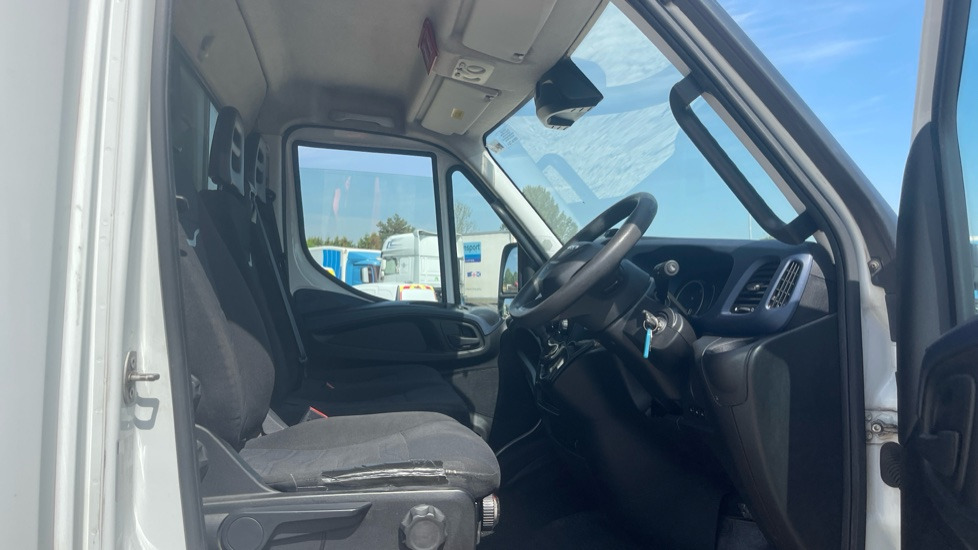 IVECO DAILY 72-180 - Camión caja cerrada: foto 5 IVECO DAILY 72-180 - Camión caja cerrada: foto 5