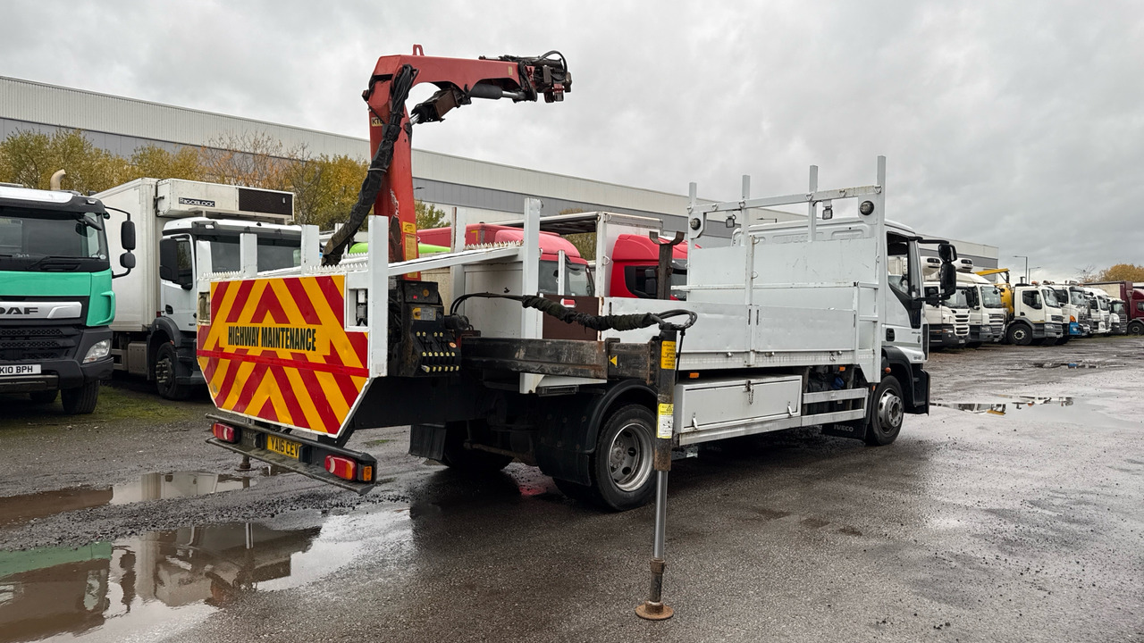 IVECO EUROCARGO 120-190 - Camión caja abierta, Camión grúa: foto 4 IVECO EUROCARGO 120-190 - Camión caja abierta, Camión grúa: foto 4