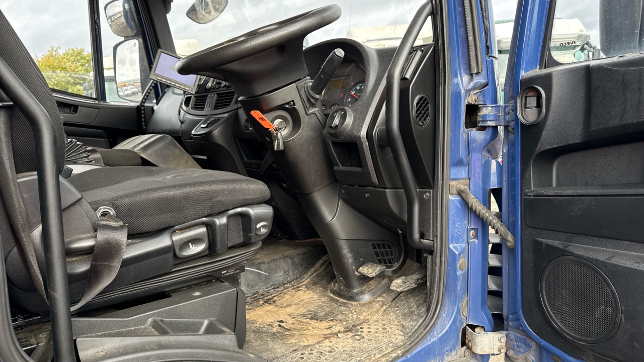 IVECO EUROCARGO 120-210 - Camión lona: foto 5 IVECO EUROCARGO 120-210 - Camión lona: foto 5