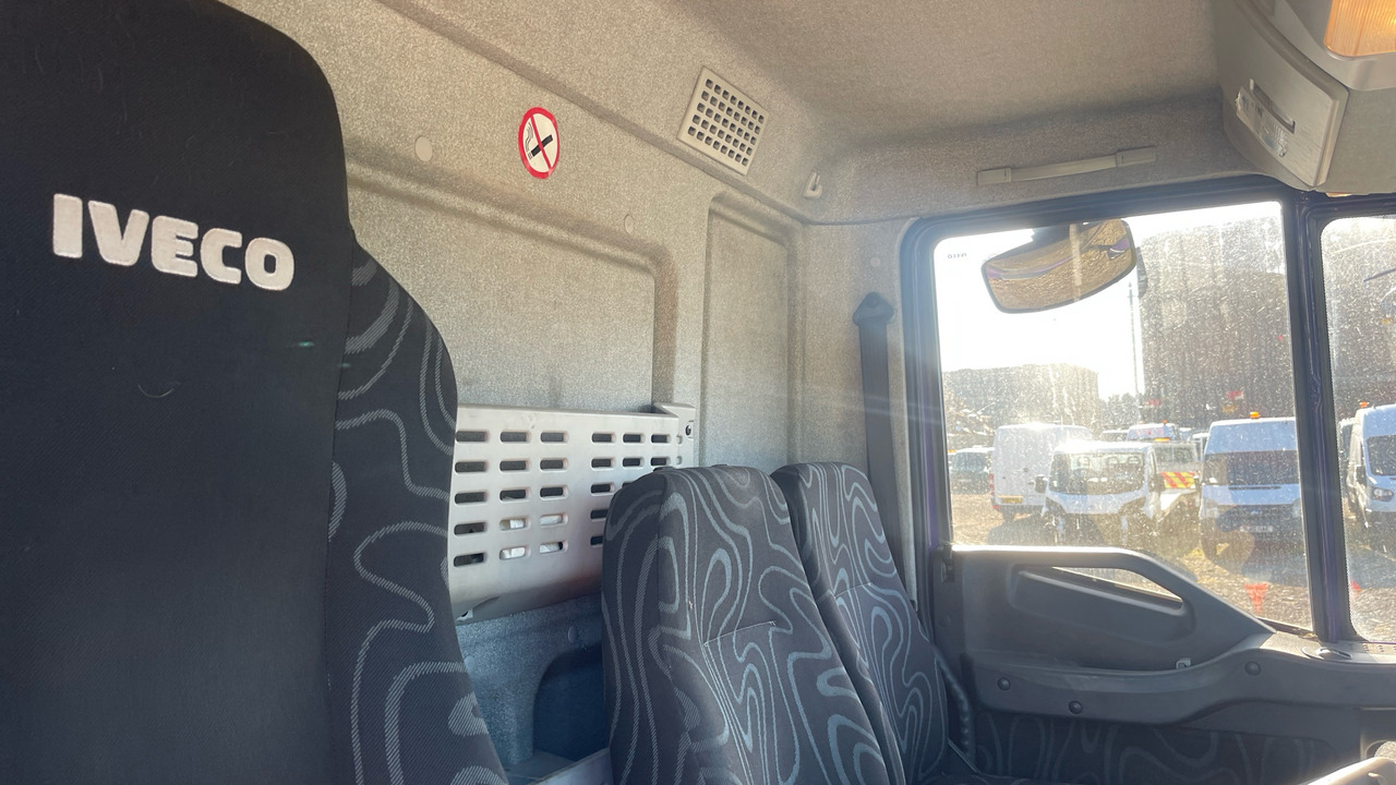 Camión caja abierta IVECO EUROCARGO 180E: foto 8 Camión caja abierta IVECO EUROCARGO 180E: foto 8