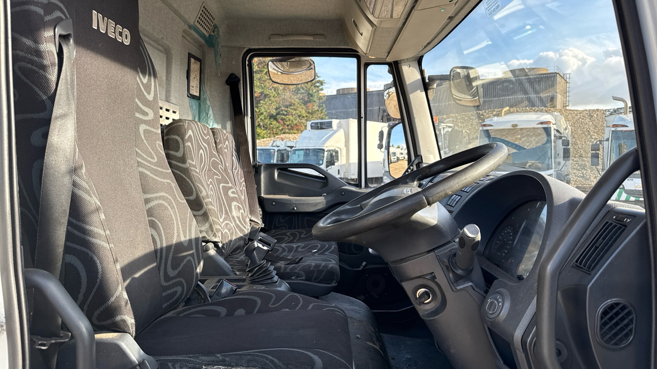 IVECO EUROCARGO 75E16 - Camión lona: foto 5 IVECO EUROCARGO 75E16 - Camión lona: foto 5