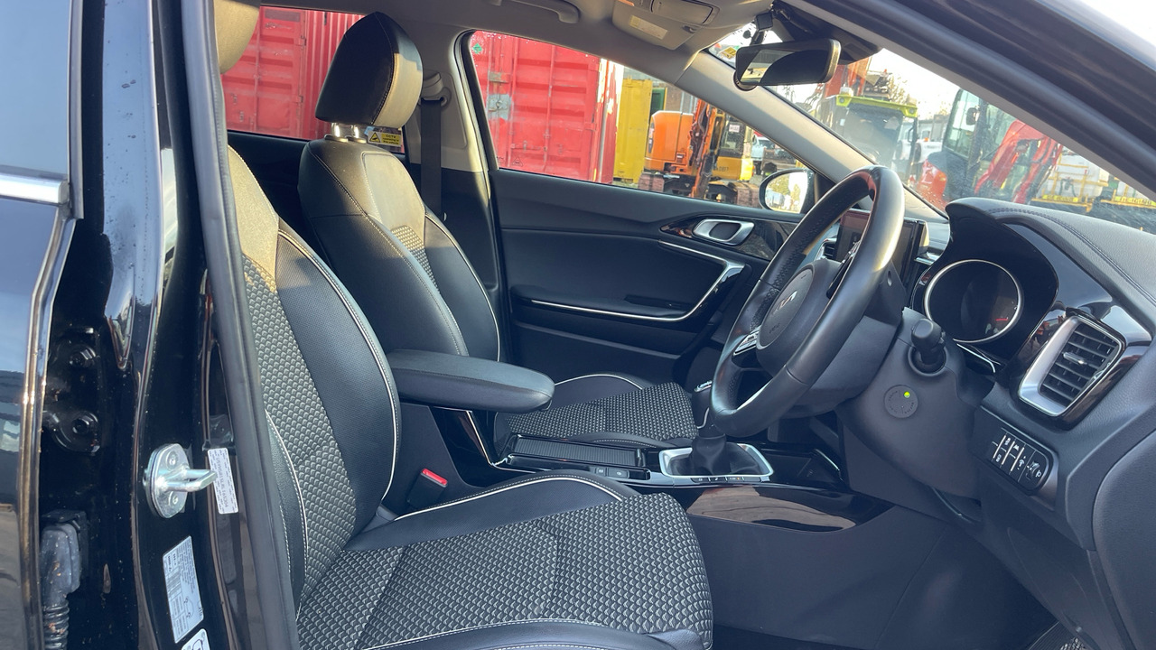 Kia Ceed 3 1.5 GDI ISG - Coche familiar: foto 5 Kia Ceed 3 1.5 GDI ISG - Coche familiar: foto 5