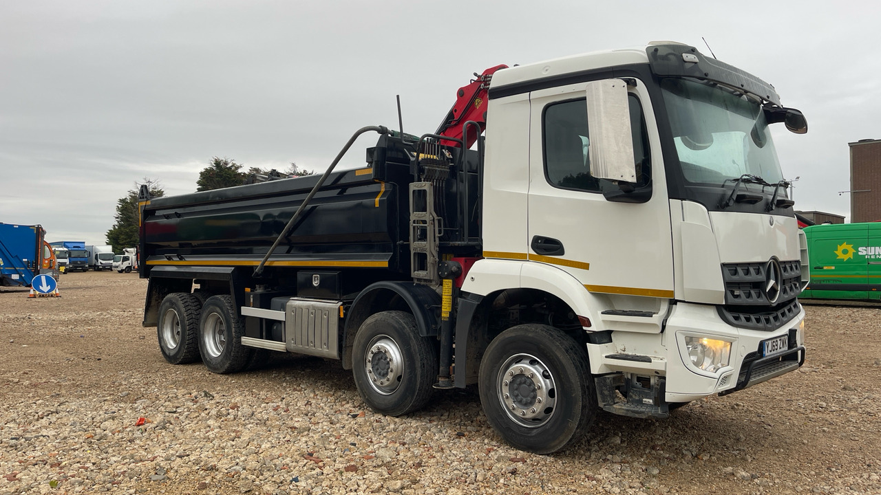 MERCEDES-BENZ AROCS - Volquete camión, Camión grúa: foto 1 MERCEDES-BENZ AROCS - Volquete camión, Camión grúa: foto 1