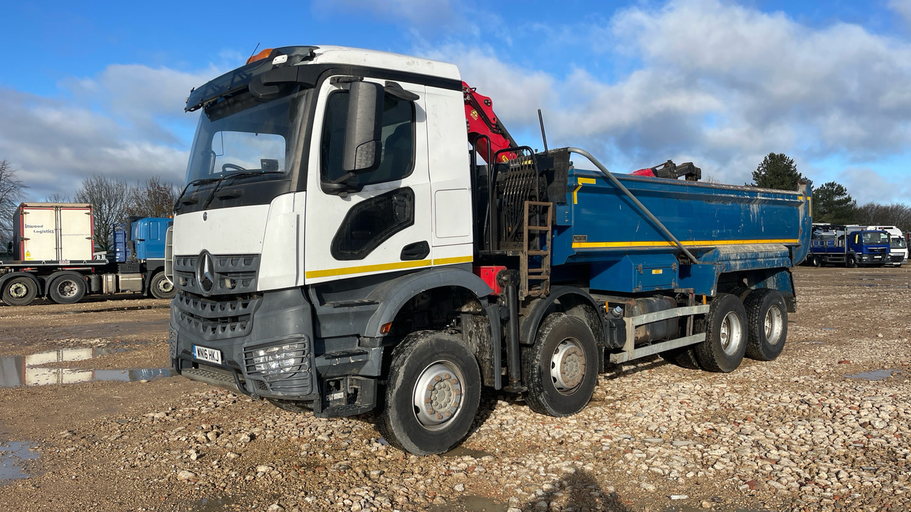 MERCEDES-BENZ AROCS - Volquete camión, Camión grúa: foto 2 MERCEDES-BENZ AROCS - Volquete camión, Camión grúa: foto 2