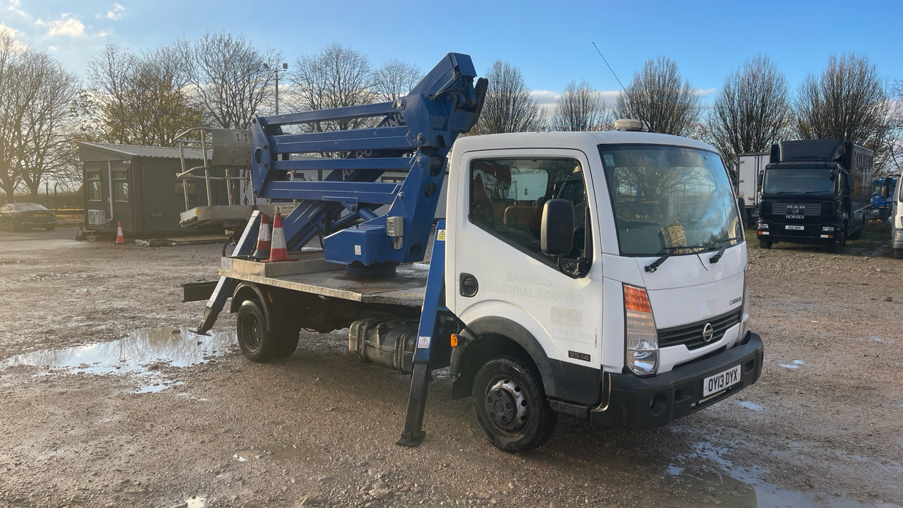 NISSAN CABSTAR 35.14 - Camión con plataforma elevadora: foto 1 NISSAN CABSTAR 35.14 - Camión con plataforma elevadora: foto 1