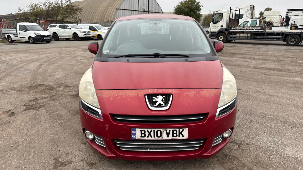 Coche PEUGEOT 5008 2.0 HDI 150PS: foto 12 Coche PEUGEOT 5008 2.0 HDI 150PS: foto 12