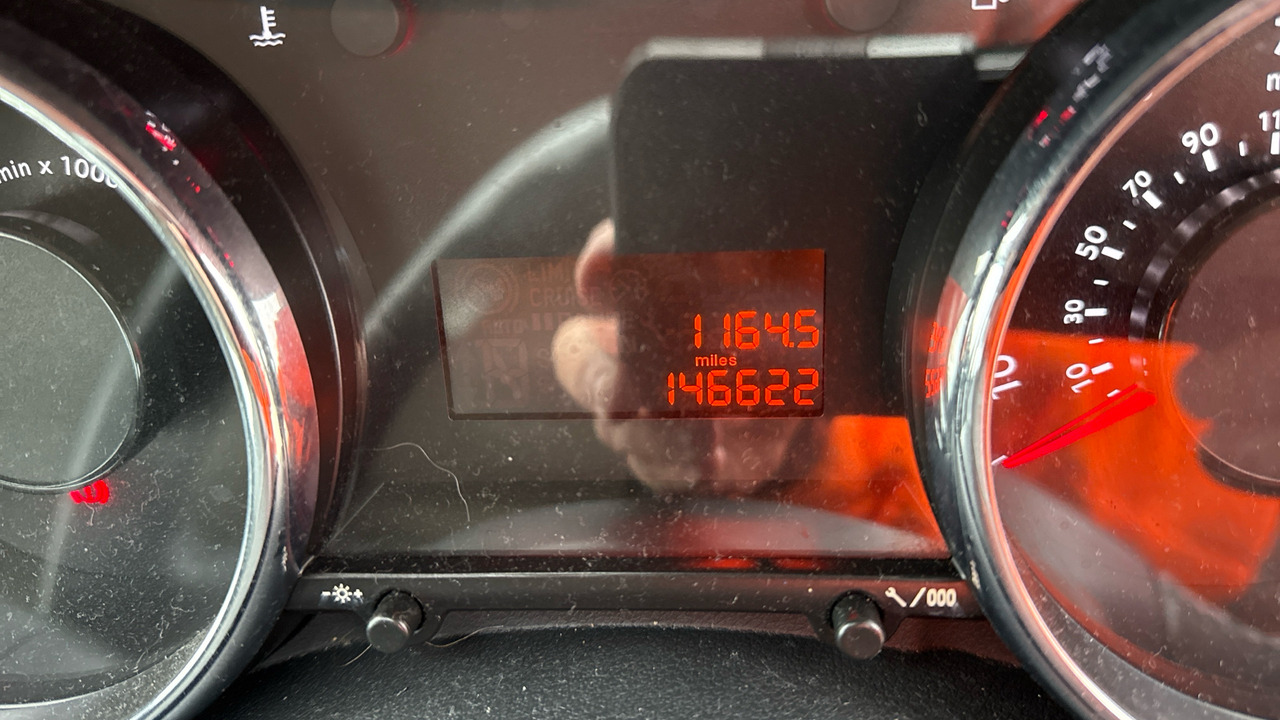 Coche PEUGEOT 5008 2.0 HDI 150PS: foto 9 Coche PEUGEOT 5008 2.0 HDI 150PS: foto 9