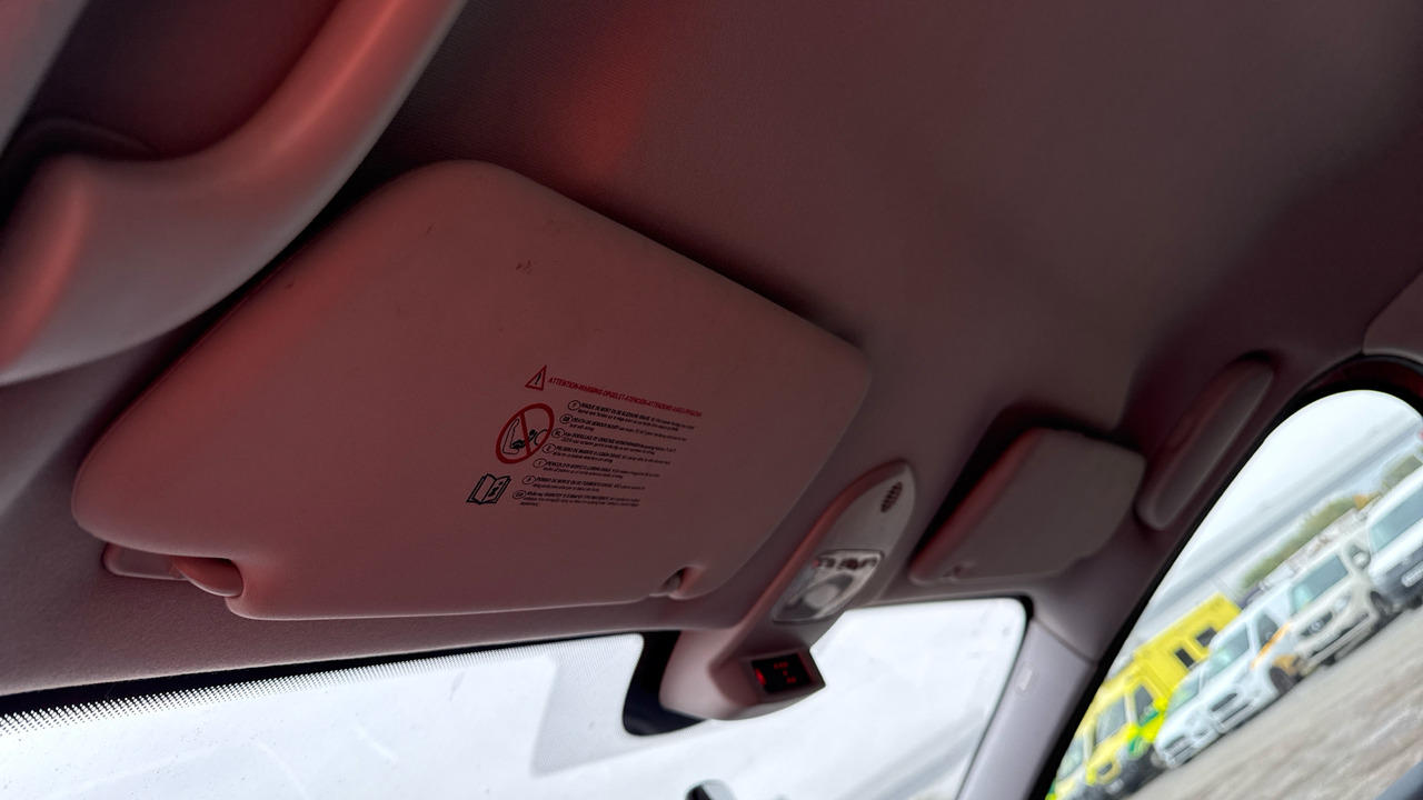 Coche PEUGEOT 5008 2.0 HDI 150PS: foto 14 Coche PEUGEOT 5008 2.0 HDI 150PS: foto 14