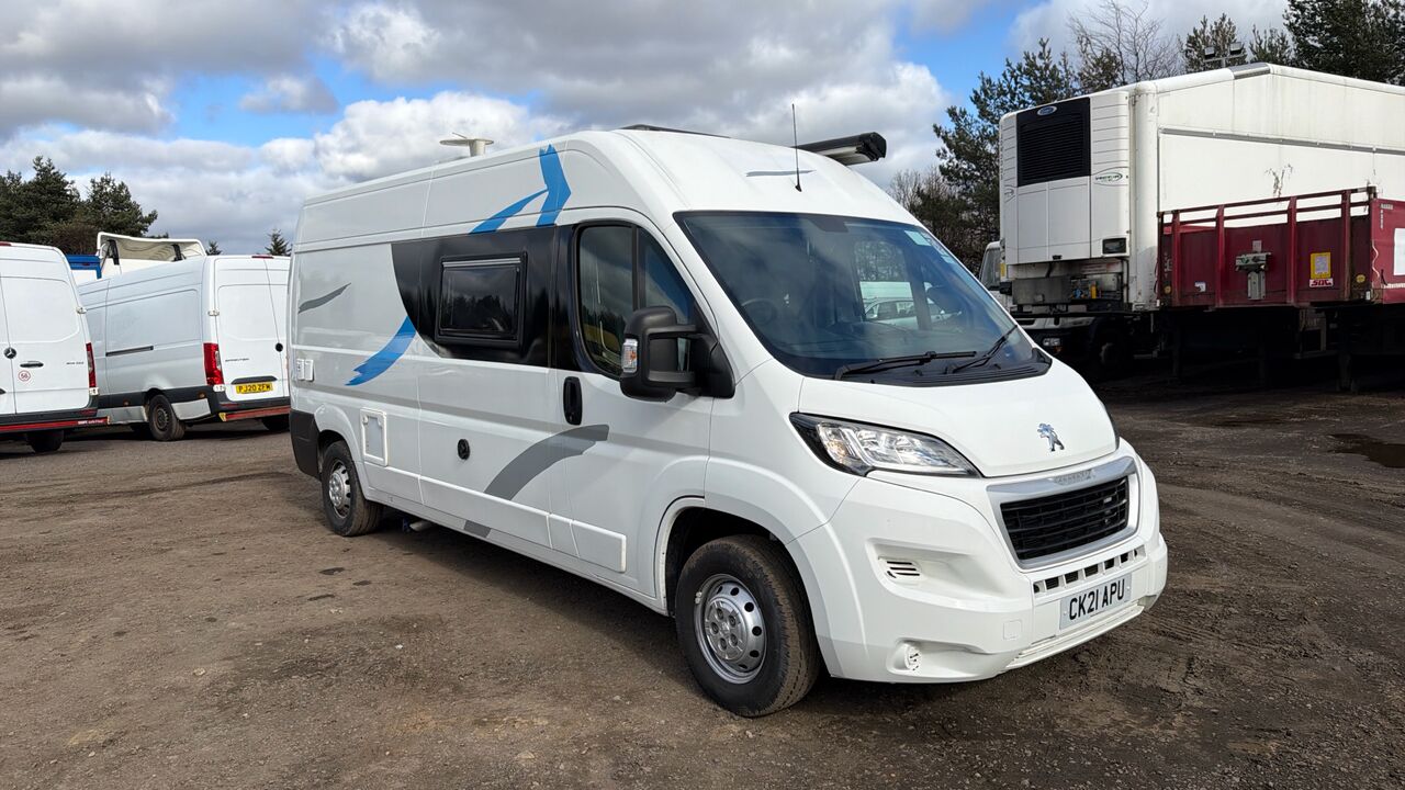 PEUGEOT BOXER 335 2.2 BlueHDi 140PS PROFESSIONAL - Autocaravana integral: foto 1 PEUGEOT BOXER 335 2.2 BlueHDi 140PS PROFESSIONAL - Autocaravana integral: foto 1