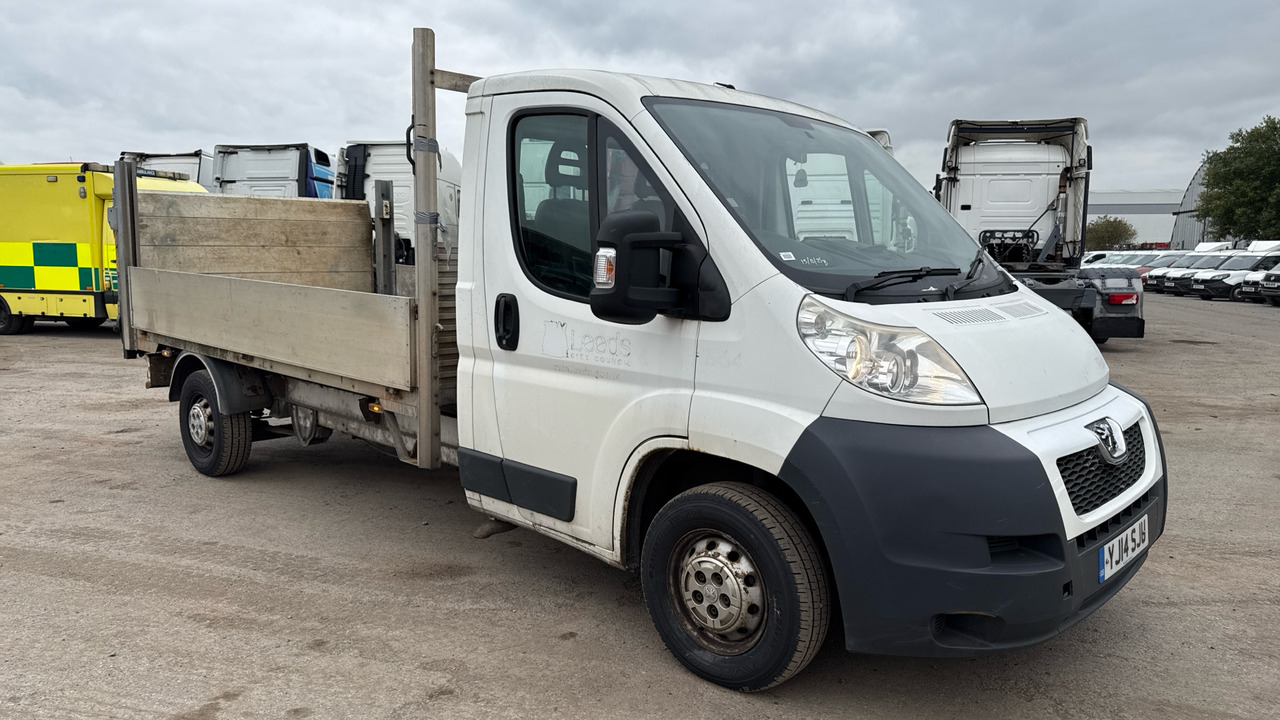 PEUGEOT BOXER 335 2.2 HDI 130PS - Caja abierta furgoneta: foto 1 PEUGEOT BOXER 335 2.2 HDI 130PS - Caja abierta furgoneta: foto 1