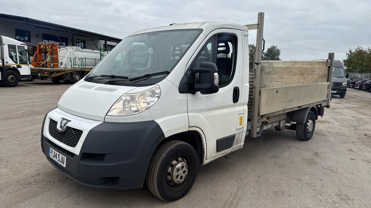PEUGEOT BOXER 335 2.2 HDI 130PS - Caja abierta furgoneta: foto 2 PEUGEOT BOXER 335 2.2 HDI 130PS - Caja abierta furgoneta: foto 2