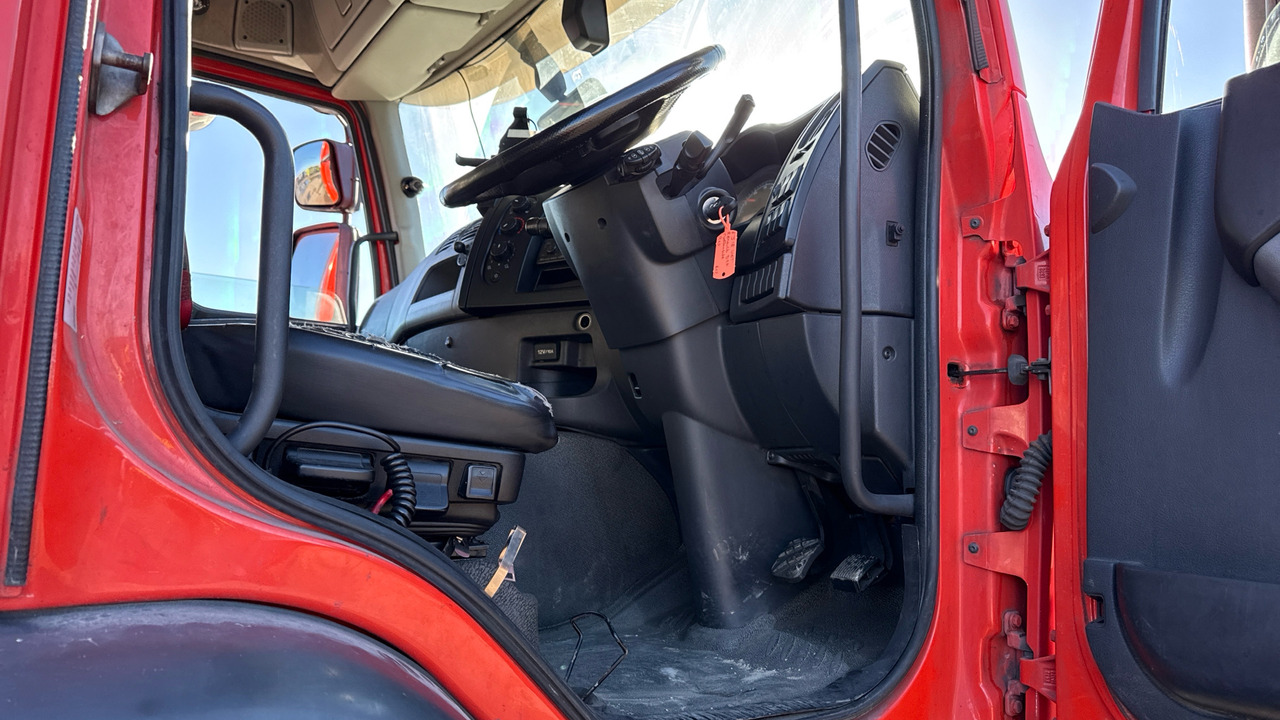 RENAULT D 26 - Camión lona: foto 5 RENAULT D 26 - Camión lona: foto 5